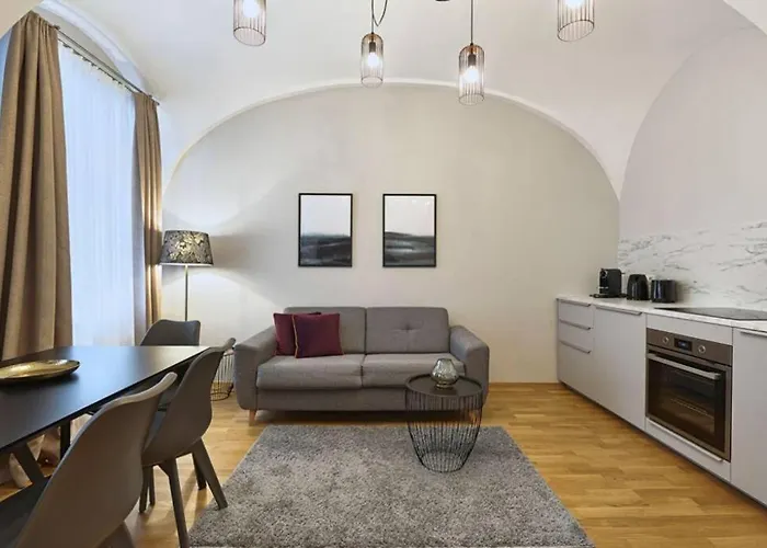 Apartment Crown 6 *