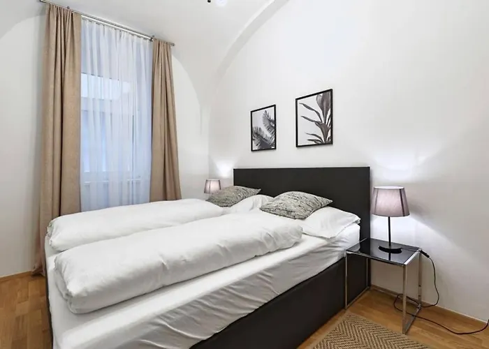 Apartment Crown 6 *