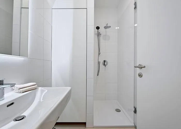 Crown 6 Apartment