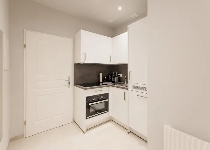 Crown 6 Apartment