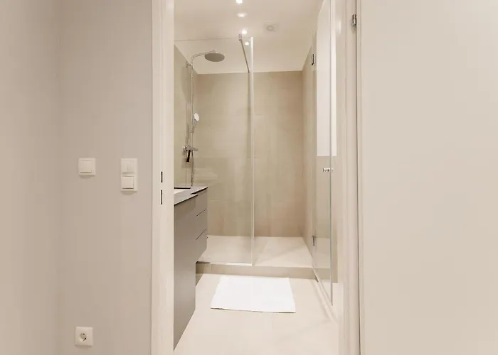 Crown 6 * Wien