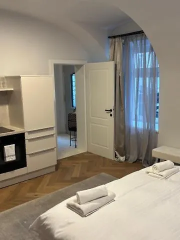Crown 6 Apartment